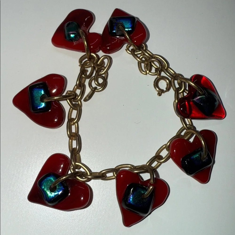 Gorgeous vintage Red glass Heart Charm Bracelet